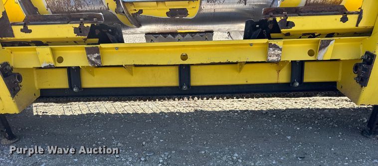 image for item EF2419 2012 John Deere 630C forage harvester pickup head