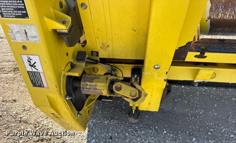 image for item EF2419 2012 John Deere 630C forage harvester pickup head