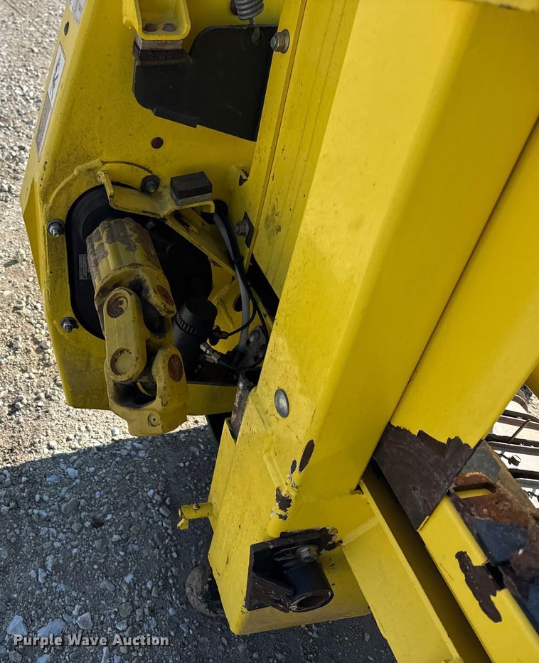 image for item EF2419 2012 John Deere 630C forage harvester pickup head