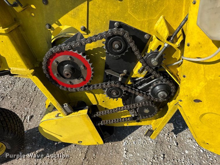 image for item EF2419 2012 John Deere 630C forage harvester pickup head