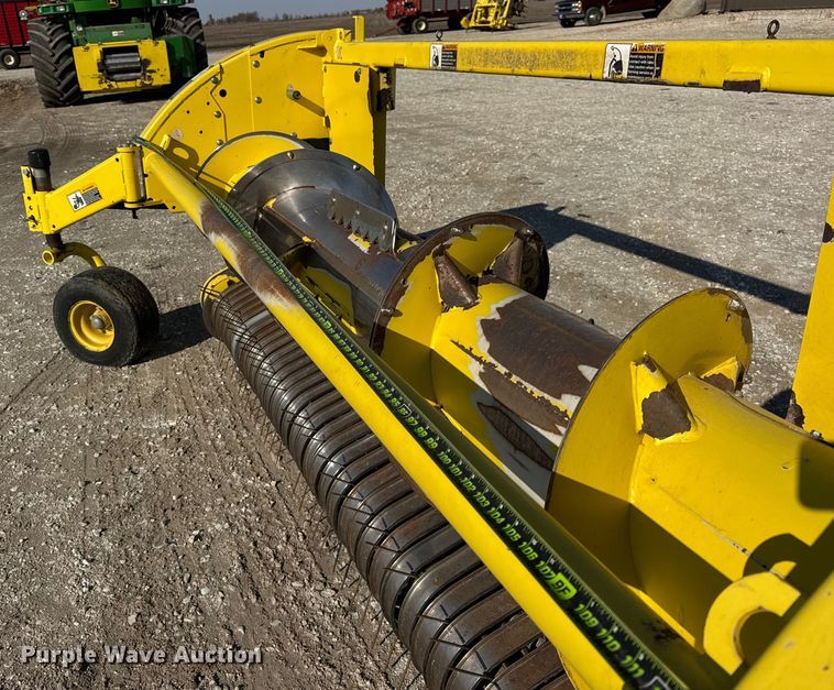 image for item EF2419 2012 John Deere 630C forage harvester pickup head