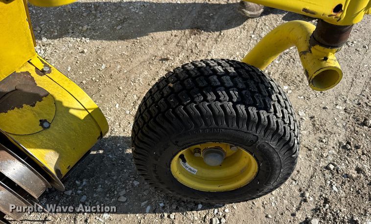 image for item EF2419 2012 John Deere 630C forage harvester pickup head