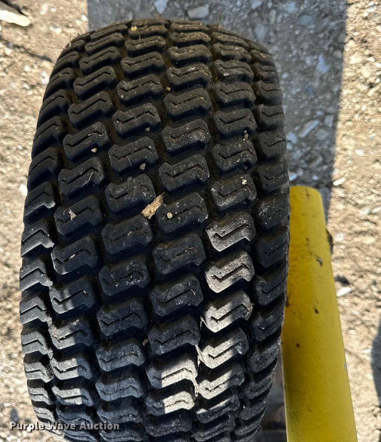 image for item EF2419 2012 John Deere 630C forage harvester pickup head