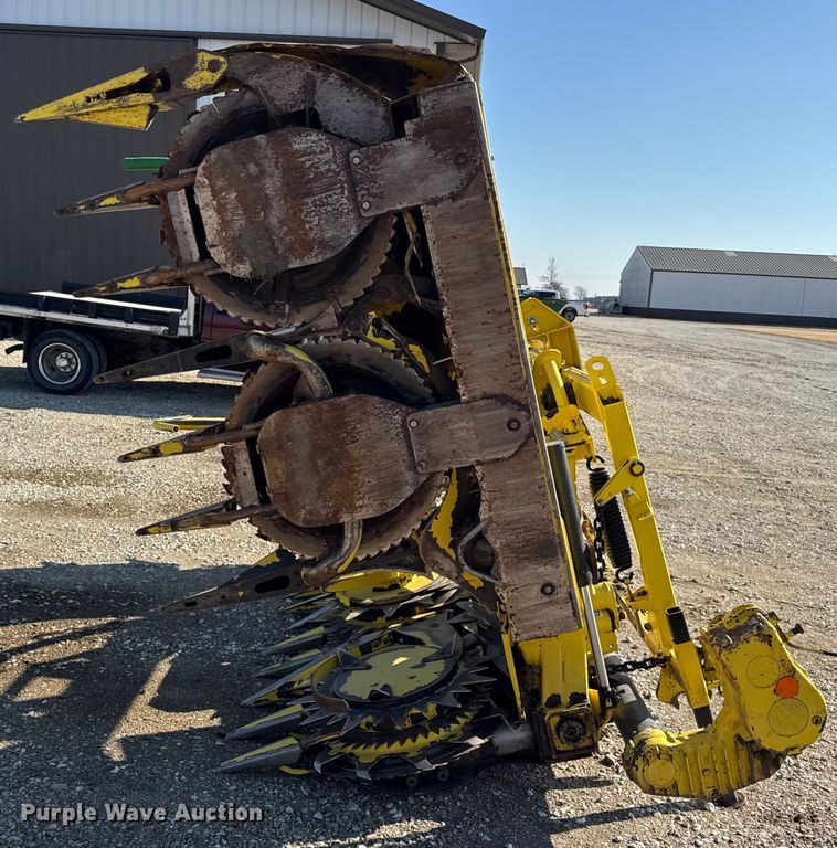 image for item EF2420 2013 John Deere 698 rotary forage head