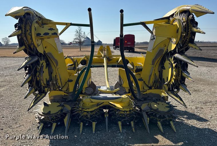 image for item EF2420 2013 John Deere 698 rotary forage head