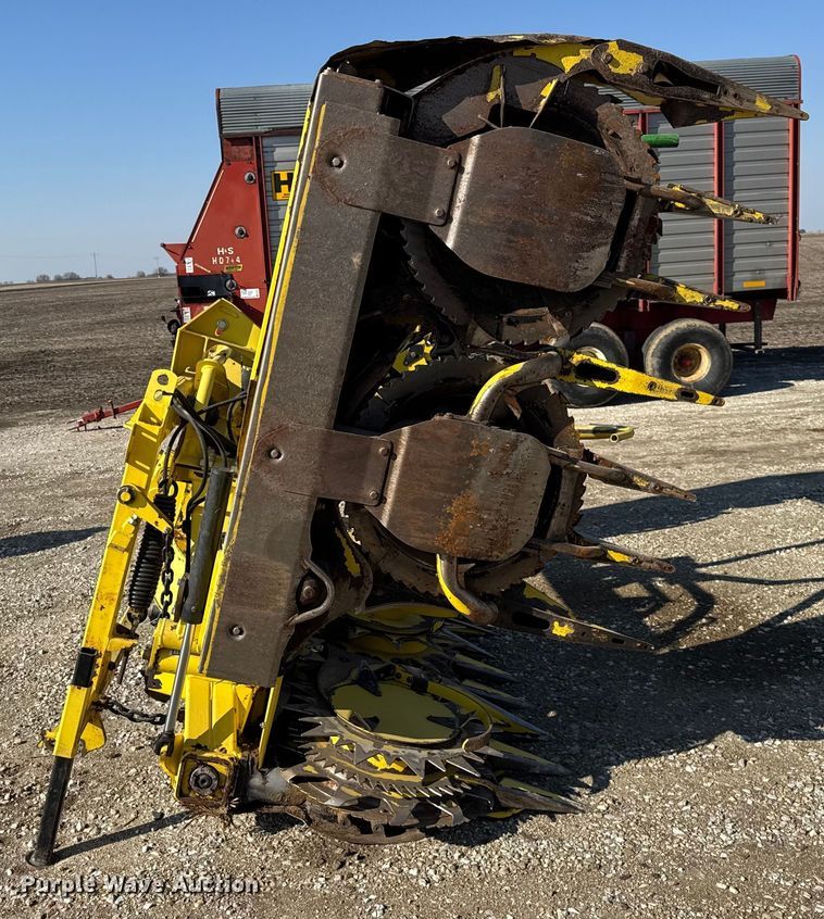 image for item EF2420 2013 John Deere 698 rotary forage head