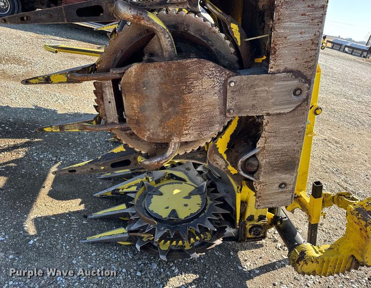 image for item EF2420 2013 John Deere 698 rotary forage head