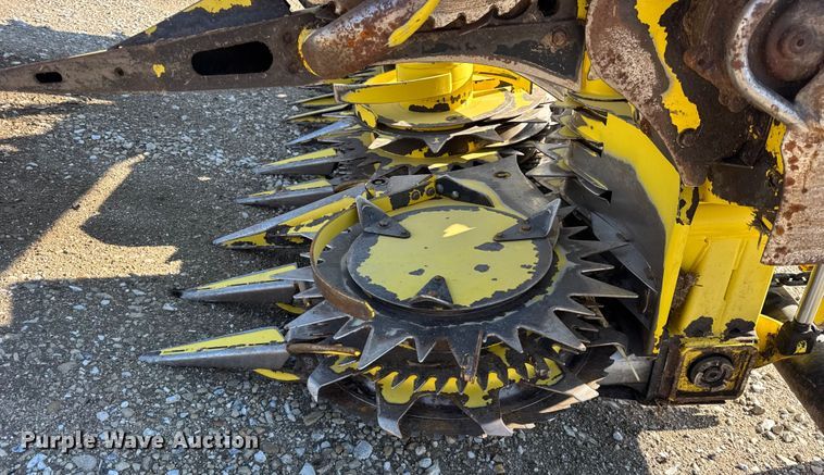 image for item EF2420 2013 John Deere 698 rotary forage head