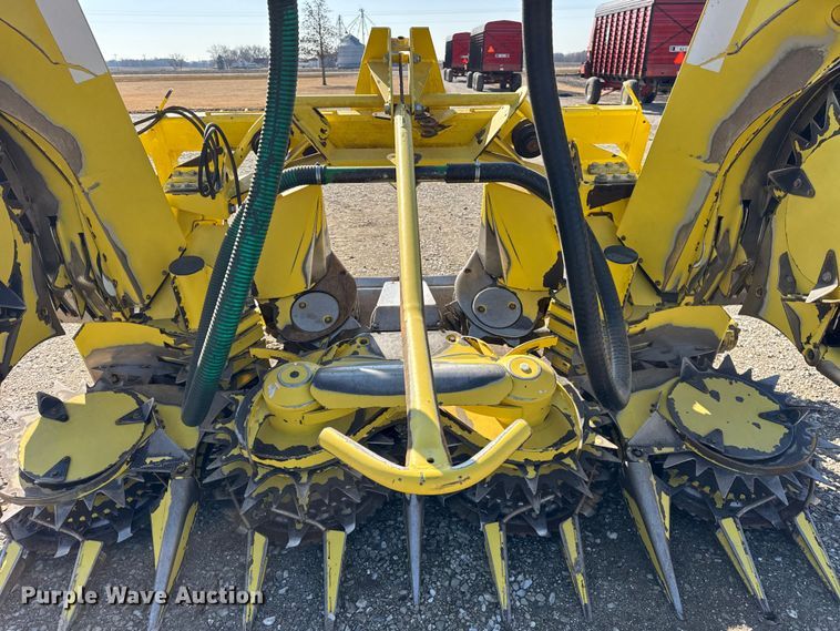 image for item EF2420 2013 John Deere 698 rotary forage head