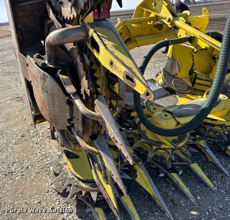 image for item EF2420 2013 John Deere 698 rotary forage head