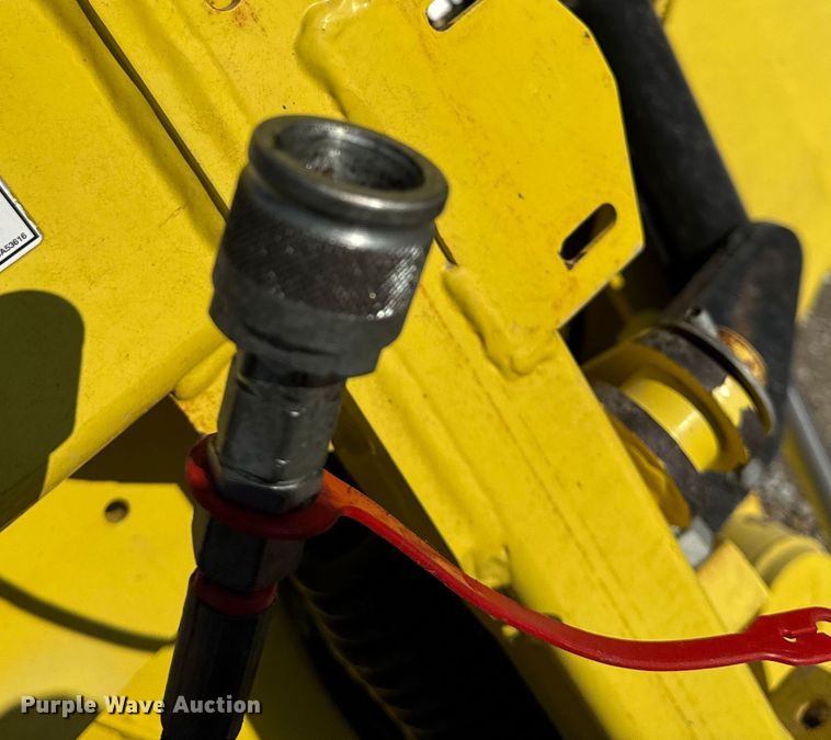 image for item EF2420 2013 John Deere 698 rotary forage head