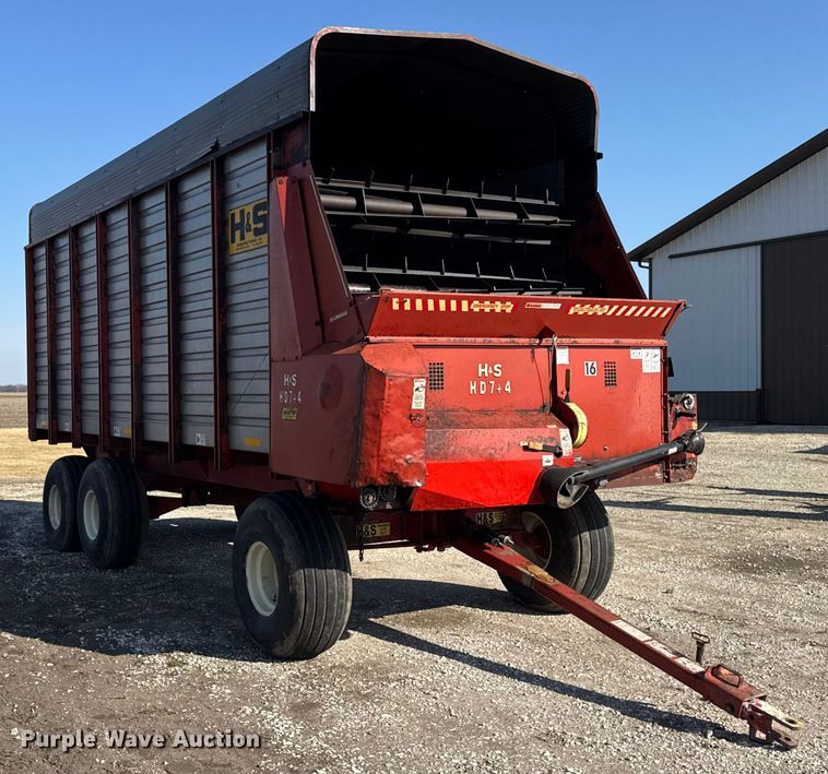 image for item EF2421 H&S HD7+4 silage wagon