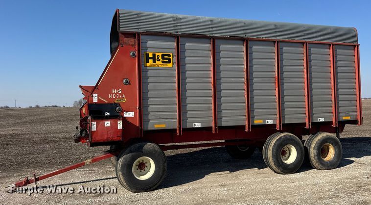 image for item EF2421 H&S HD7+4 silage wagon