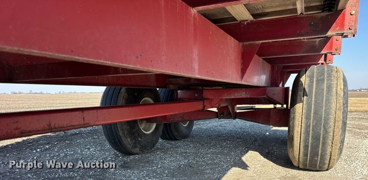 image for item EF2421 H&S HD7+4 silage wagon