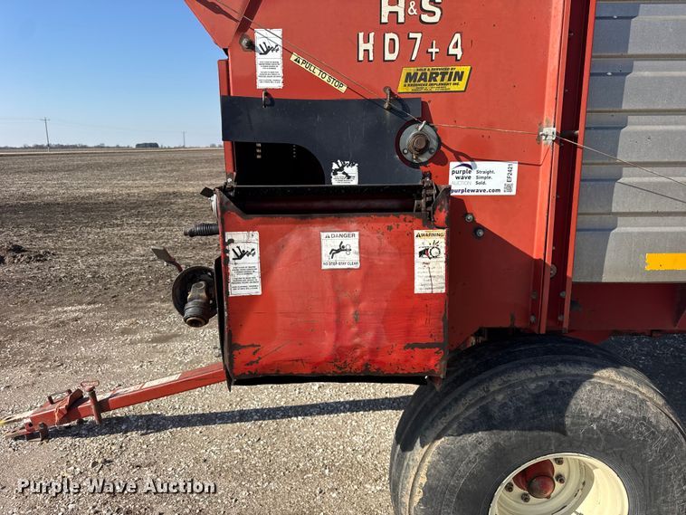 image for item EF2421 H&S HD7+4 silage wagon