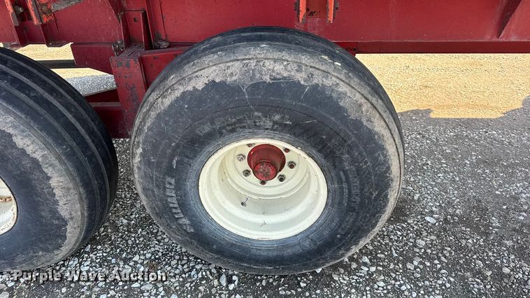 image for item EF2421 H&S HD7+4 silage wagon