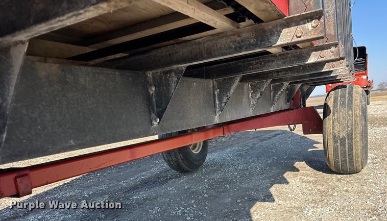 image for item EF2422 Meyer 4618 silage wagon