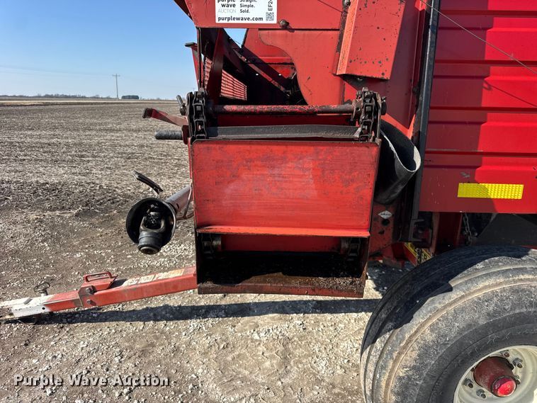 image for item EF2422 Meyer 4618 silage wagon
