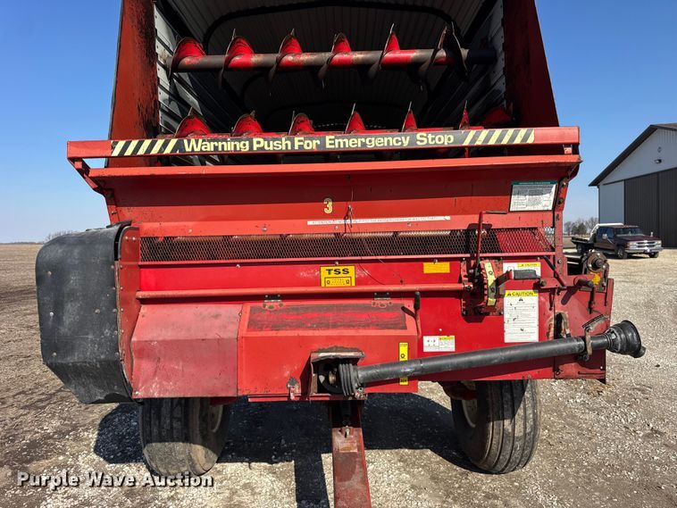 image for item EF2422 Meyer 4618 silage wagon