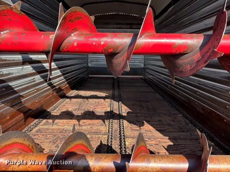 image for item EF2422 Meyer 4618 silage wagon