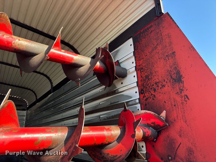 image for item EF2422 Meyer 4618 silage wagon