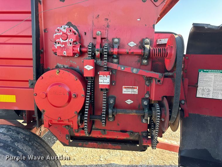 image for item EF2422 Meyer 4618 silage wagon