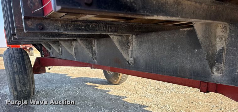 image for item EF2422 Meyer 4618 silage wagon