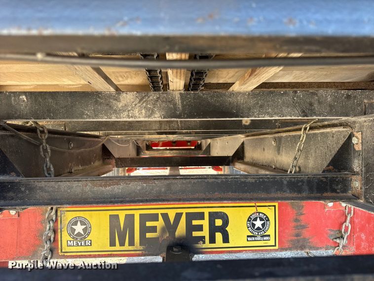 image for item EF2422 Meyer 4618 silage wagon
