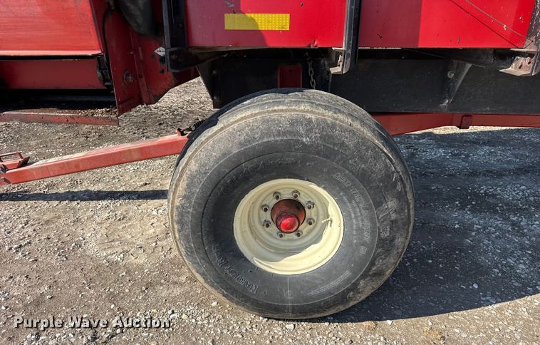 image for item EF2422 Meyer 4618 silage wagon