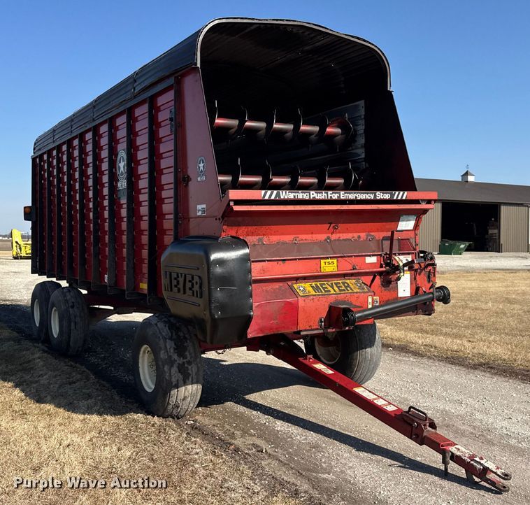 image for item EF2423 Meyer 4620 silage wagon