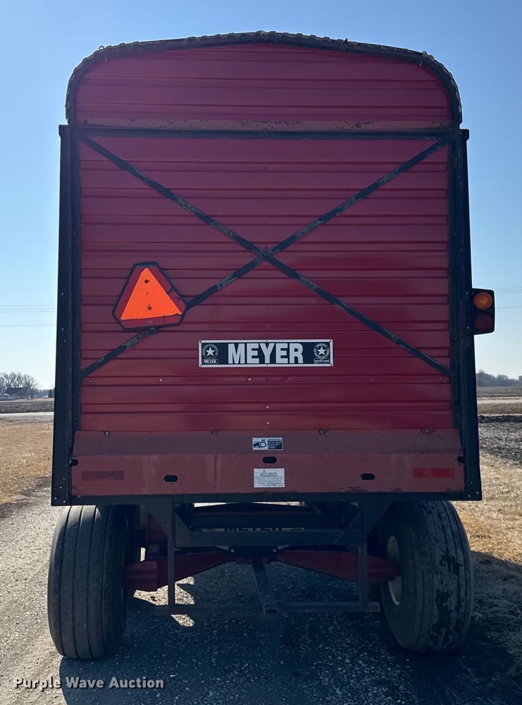 image for item EF2423 Meyer 4620 silage wagon