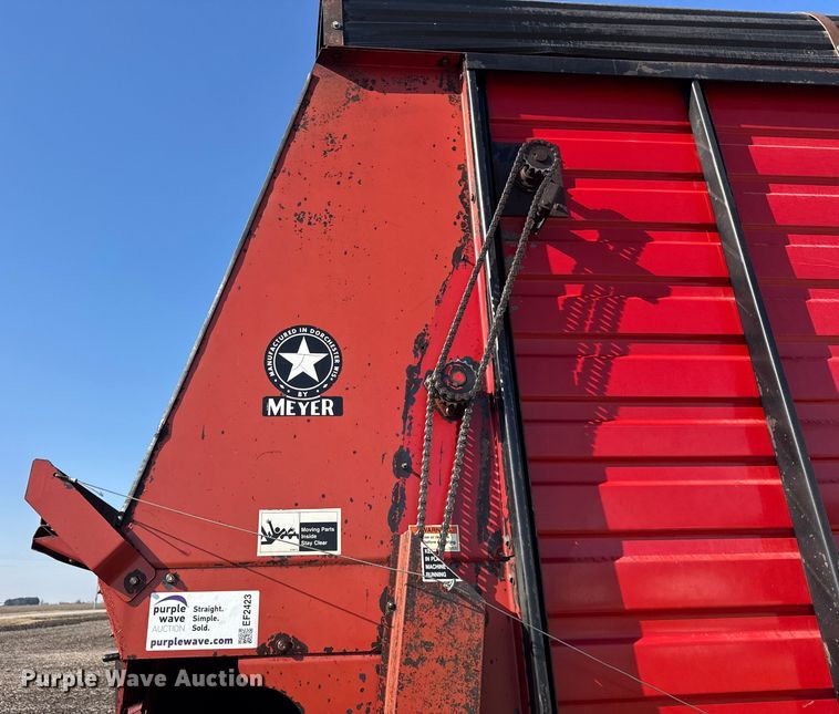 image for item EF2423 Meyer 4620 silage wagon