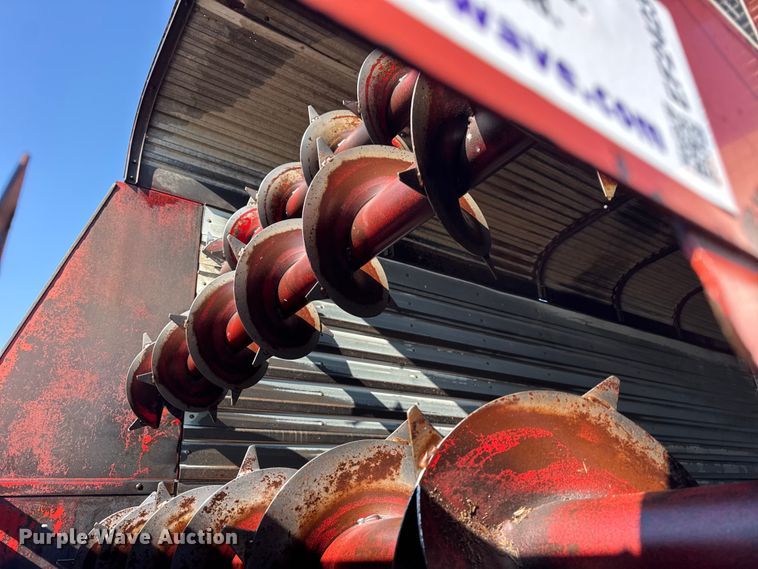 image for item EF2423 Meyer 4620 silage wagon