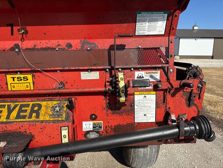 image for item EF2423 Meyer 4620 silage wagon