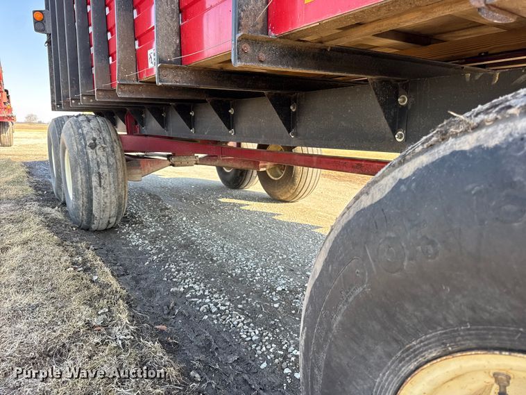 image for item EF2423 Meyer 4620 silage wagon