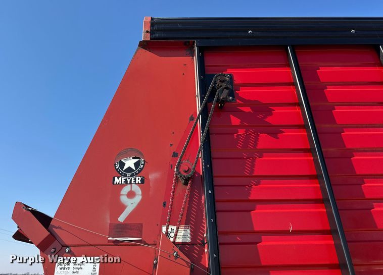 image for item EF2424 Meyer 4518 silage wagon