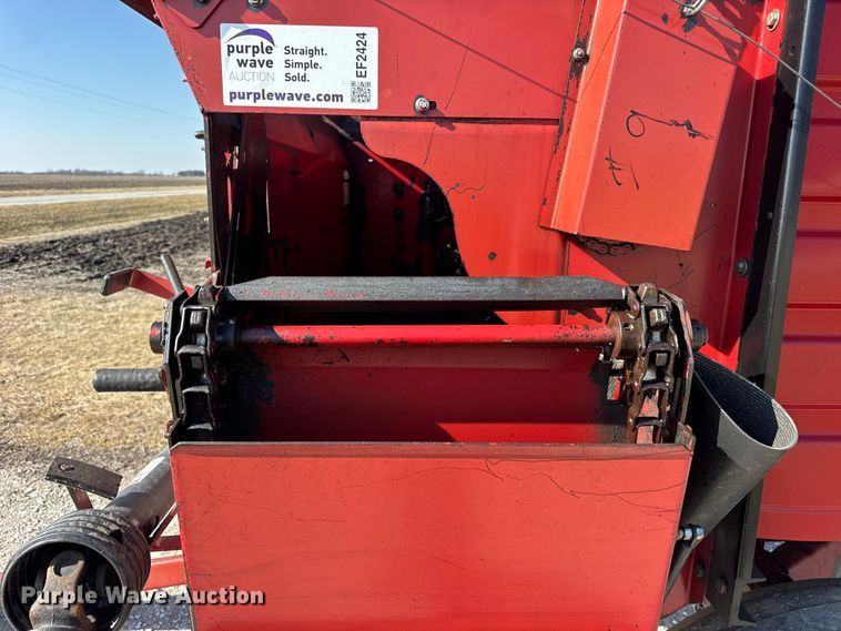 image for item EF2424 Meyer 4518 silage wagon