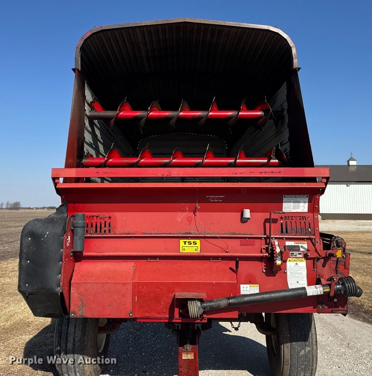 image for item EF2424 Meyer 4518 silage wagon