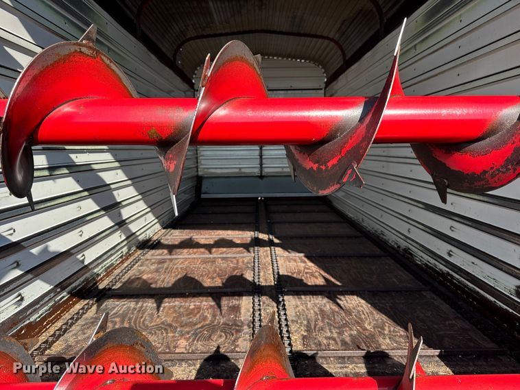 image for item EF2424 Meyer 4518 silage wagon