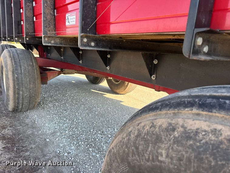 image for item EF2424 Meyer 4518 silage wagon