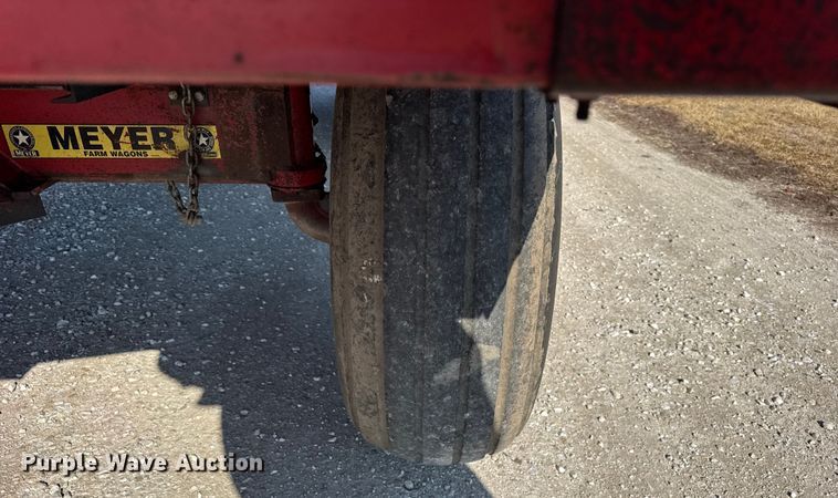 image for item EF2424 Meyer 4518 silage wagon