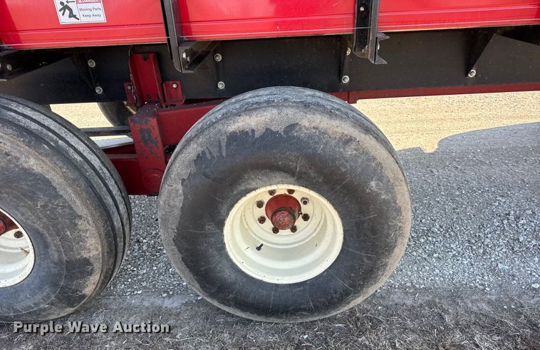 image for item EF2424 Meyer 4518 silage wagon