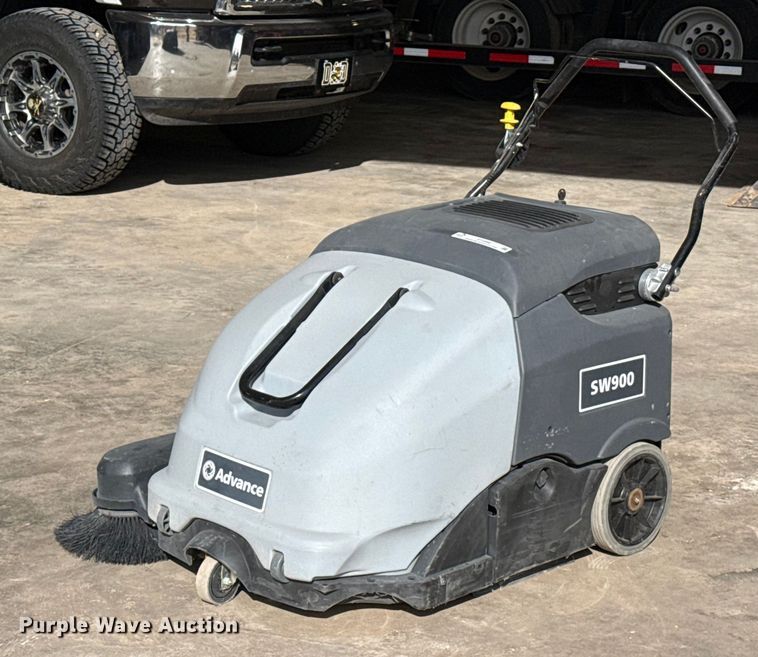 image for item EP2892 Advance SW900 floor scrubber