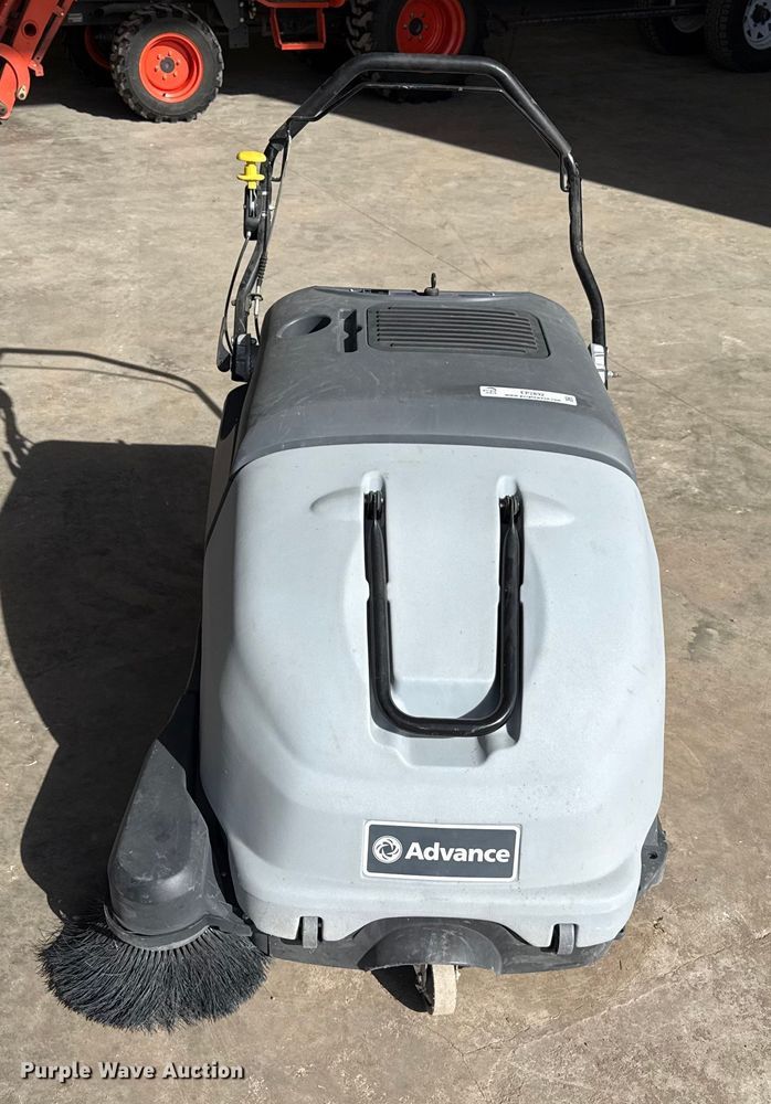 image for item EP2892 Advance SW900 floor scrubber