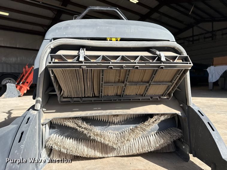 image for item EP2892 Advance SW900 floor scrubber