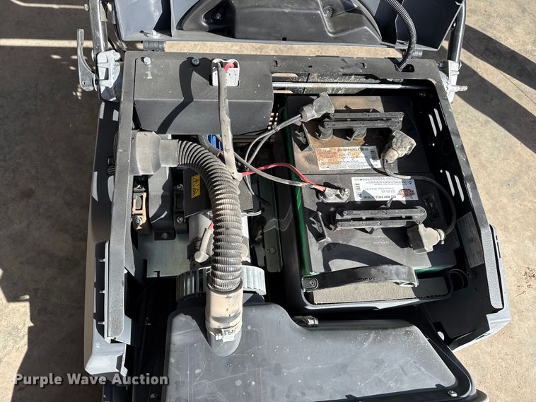 image for item EP2892 Advance SW900 floor scrubber