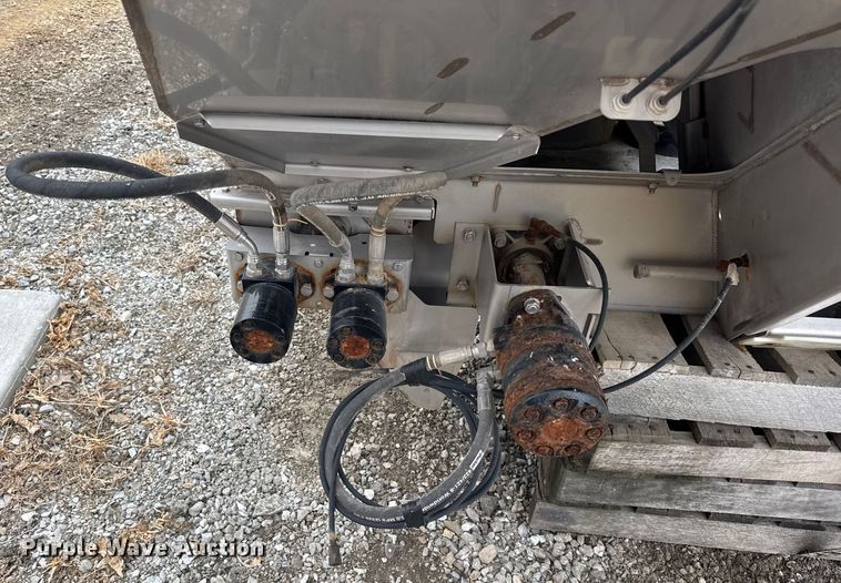 image for item ER0430 New Leader L4000G applicator bed