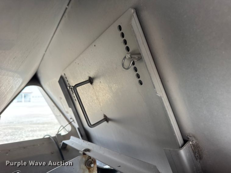 image for item ER0430 New Leader L4000G applicator bed