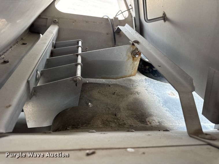 image for item ER0430 New Leader L4000G applicator bed