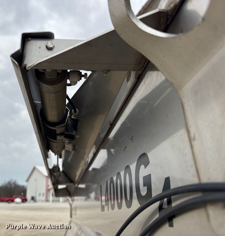 image for item ER0430 New Leader L4000G applicator bed